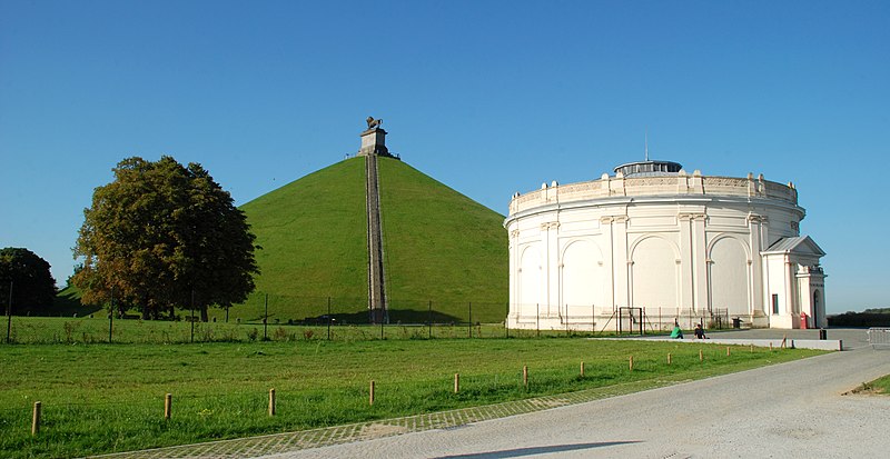 800px-Belgique_-_Brabant_wallon_-_Panorama_de_la_bataille_de_Waterloo_-_03.jpg